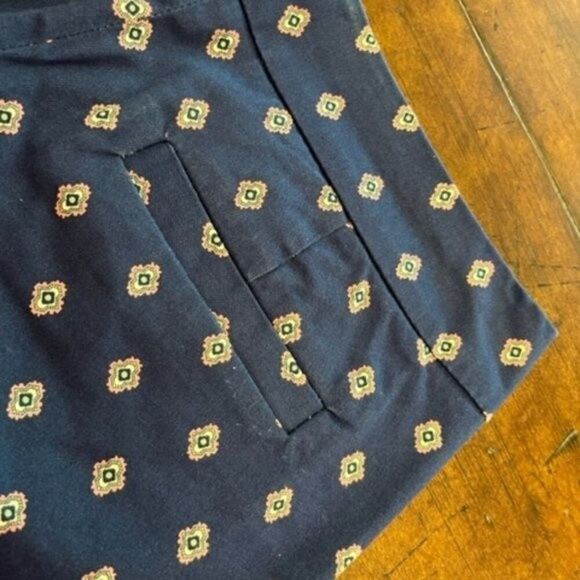 J. Crew Chino Style Short Blue with Medallion Print in Pink, yellow green Size 4 - Picture 6 of 6
